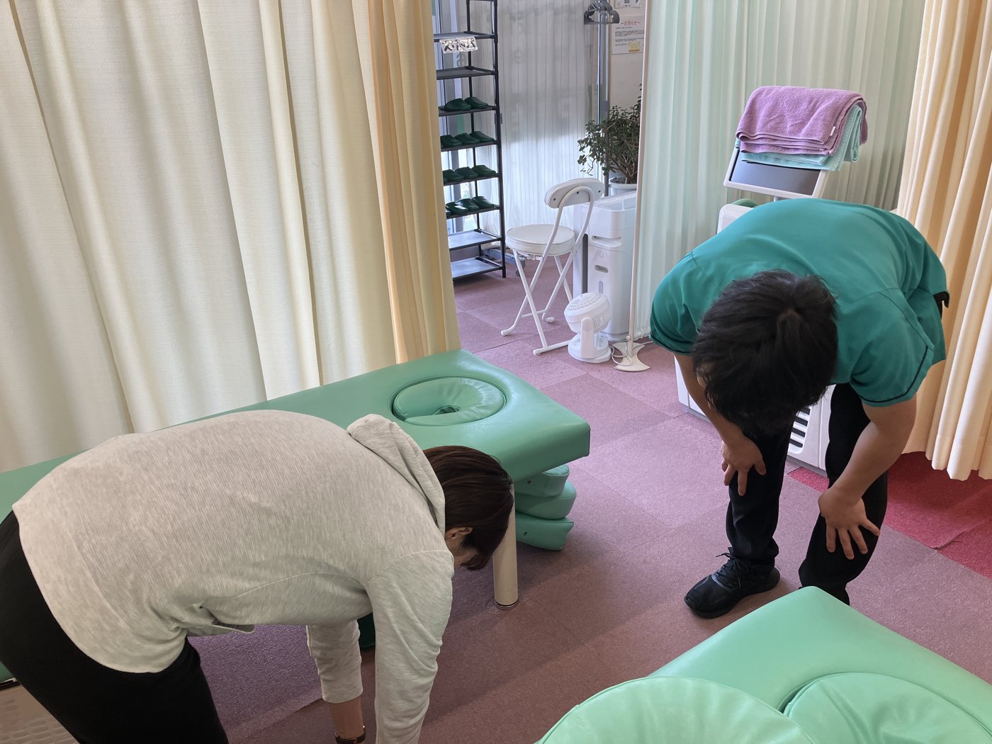 動かせる範囲を、一緒に確かめます
